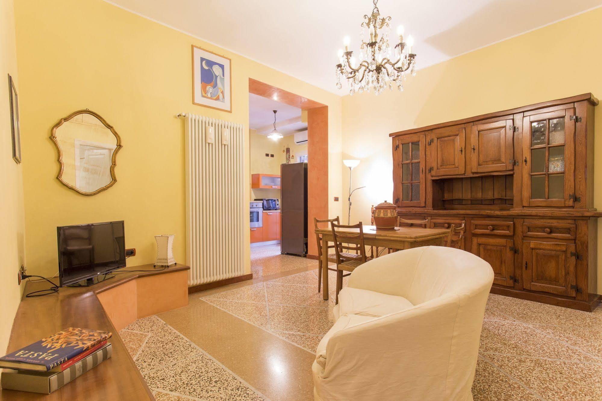 Petroni 38 By Studio Vita Bologna Kültér fotó